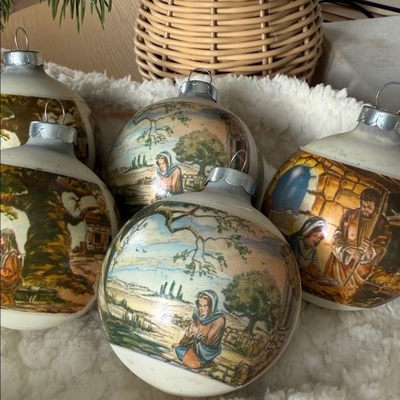 Vintage Corning Glass Nativity Ornaments/Bulbs - Picture 2 of 4